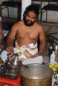 DSC_0669சாளக்ராம அபிஷேகம்