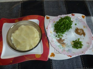 மசித்த கிழங்கும்,வேண்டிய ஸாமான்களும்.