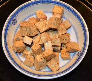 ஸோயாசாஸில் ஊறும் பனீர் அல்லது டோபு