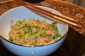 ஆளுக்கொரு போல்  சுவையானநூடல்ஸ்குச்சியுடன்