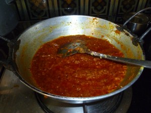 ரெடியாகும் காரத் தொக்கு