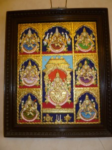 ஆசிகளுடன் அஷ்ட லக்ஷ்மிகள்