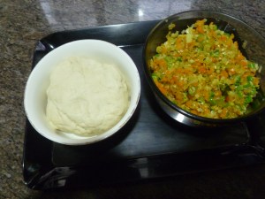 பிசைந்த மாவும்,கறிகாய்ப் பூரணமும்