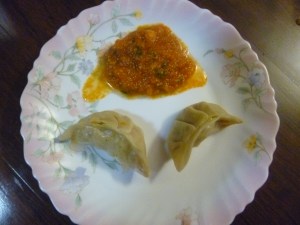 ஆவியில் வெந்த மோமோவும்,அசாரும்.