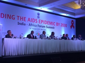 மேடையில் தலைவர்கள்