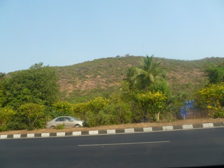 மயிலத்தை நெருங்குகிறோம்