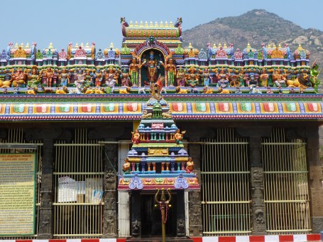 கோயில் உட்புறம்