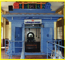 தெற்கு முகம் நோக்கி இருக்கும் சனி பகவானின் தனி ஸன்னிதி