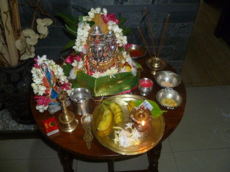 அம்மனழைக்க  ரெடி.