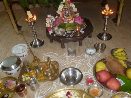 பூஜைக்குத் தயார்.