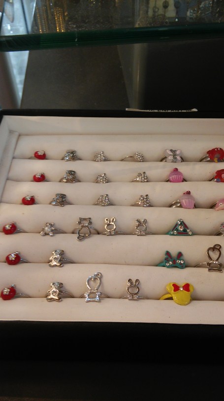 கண்ணாடி மோதிரங்கள்