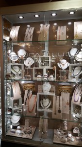 நெக்லெஸ்