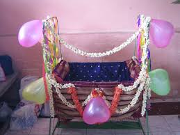 பலூன்களுடன்