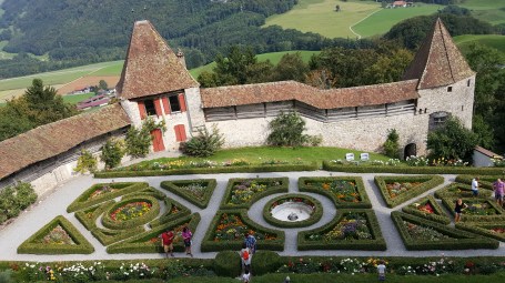 நவீனமா இருக்கு இல்லே?